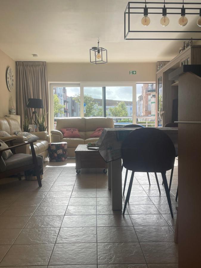 Des Ambassadeurs Lejlighed Blankenberge Eksteriør billede